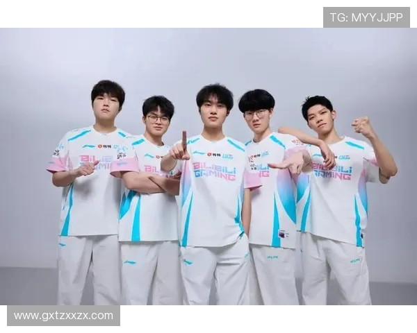 JDG战队的崛起之路：精英赛背后的奋斗与荣耀